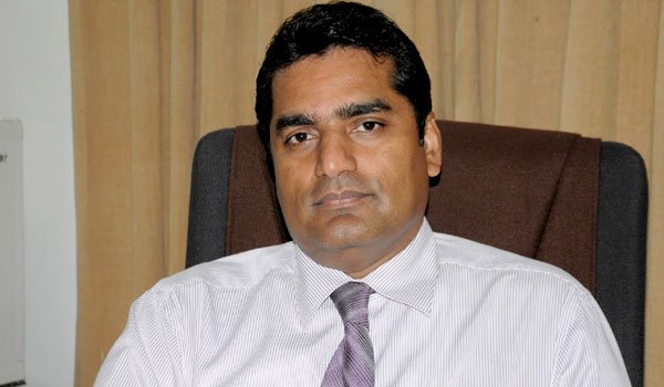Fonseka’s secretary too, to ally with UNP!