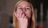 This teen can touch her eyeball with tongue (Video)